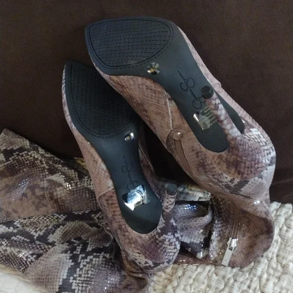 Jessica Simpson Over The Knee Boots 🤩 - Picture 4 of 7